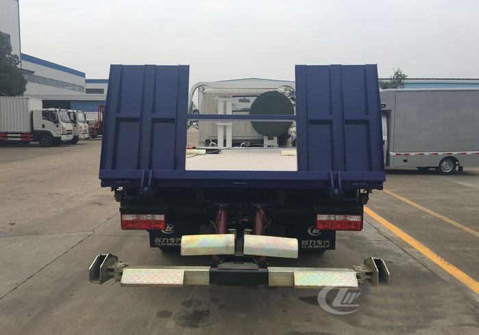 一拖二  藍牌東風(fēng)小多利卡清障車