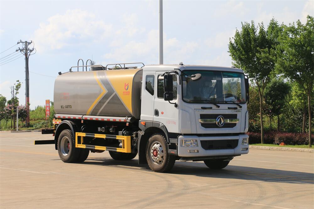 12噸15噸天燃?xì)釲NG灑水車-多利卡天燃?xì)釴G國(guó)六12方15立方灑水車廠家價(jià)格